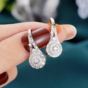 Open image in slideshow, Luxurious Style Dangle Earrings
