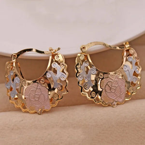 Open image in slideshow, Trendy Gold Color Hoop Earrings
